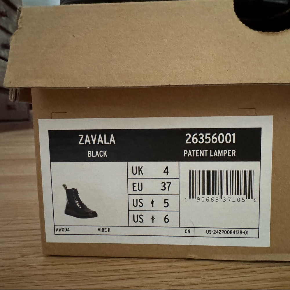 Dr. Martens Black Women's Boots - Picture 5 of 5
